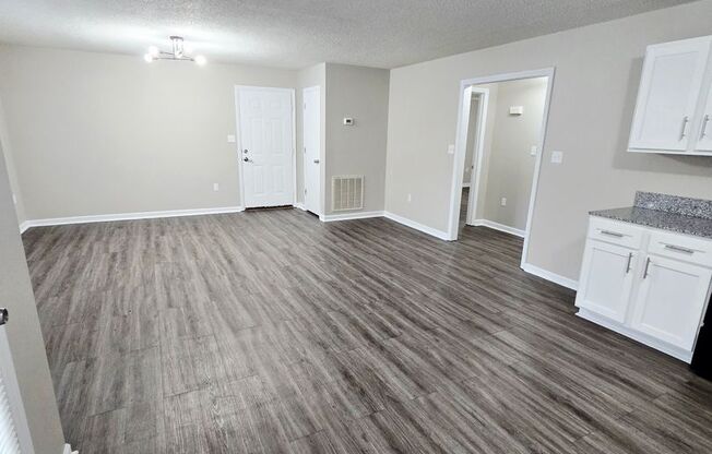 2 beds, 1.5 baths, 1,076 sqft, $1,429, Unit 056