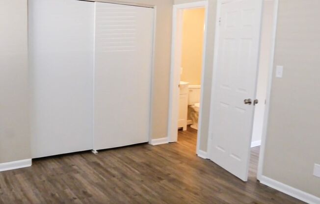 Newly Remodeled 1 Bedroom Apartments