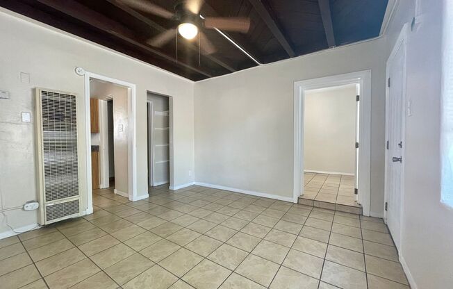 Central Apartments (4223)