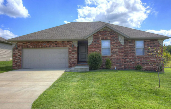 3 beds, 2 baths, $1,595