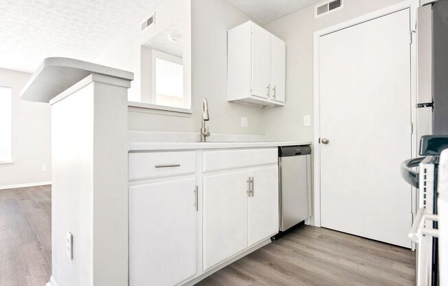 1 bed, 1 bath, 680 sqft, $980