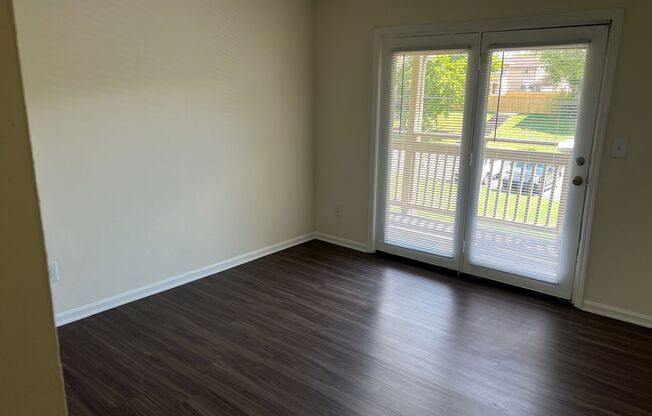 1 bed, 1 bath, 570 sqft, $875, Unit 2007-8