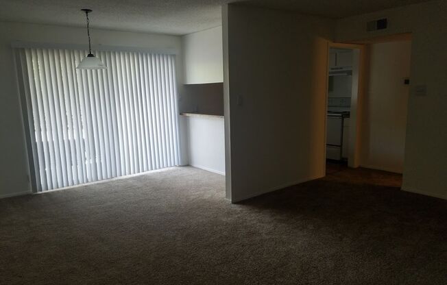 1 bed, 1 bath, 714 sqft, $840, Unit *324