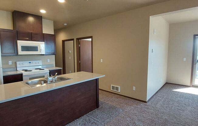 2 beds, 1 bath, $1,595, Unit 304