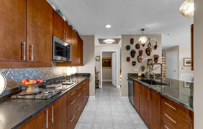 2 beds, 2.5 baths, $4,700