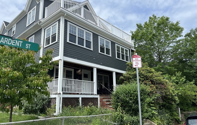 33 COLBERG AVE