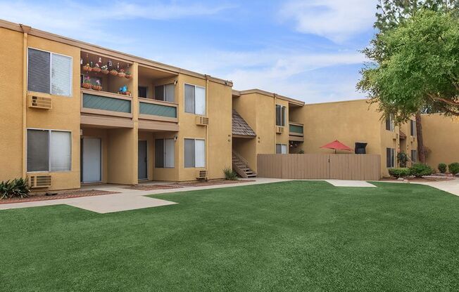Sun Valley Gardens Apartments | Comfortable Living in El Cajon, CA