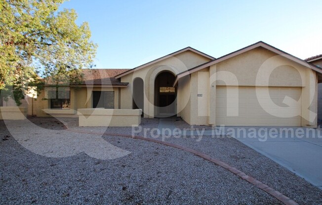 2325 W Gregg Dr
