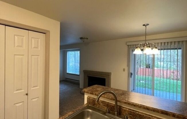 1 bed, 1 bath, 800 sqft, $1,565, Unit 1326