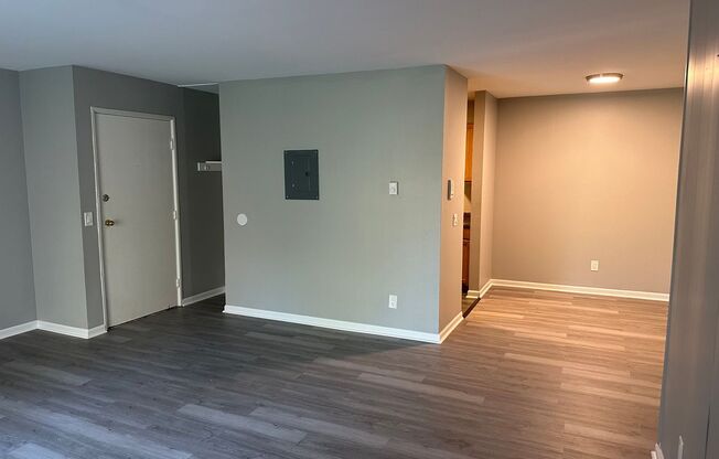 2 beds, 1 bath, 860 sqft, $1,400, Unit 2018-4