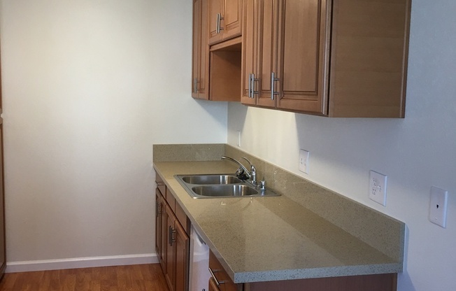 2 beds, 2 baths, 950 sqft, $2,800, Unit 602