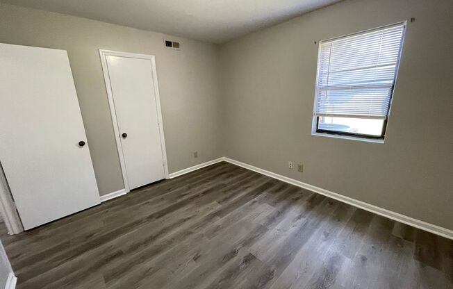 2 beds, 1 bath, $995, Unit 1200 E Academy Street #8