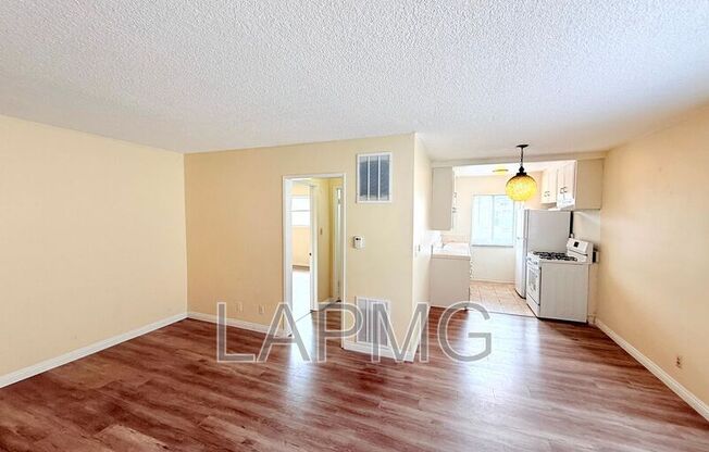 1955 S SHERBOURNE DR