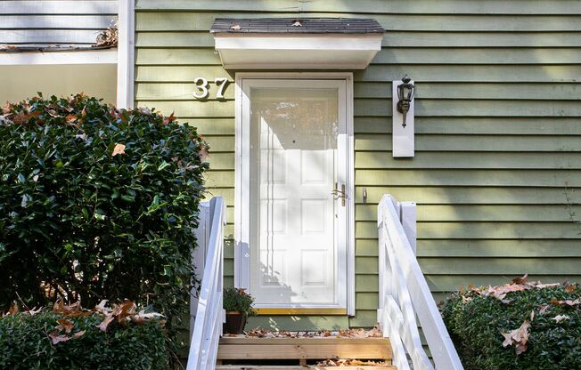 3 bedroom, 2.5 bath townhome in GREAT Durham location!