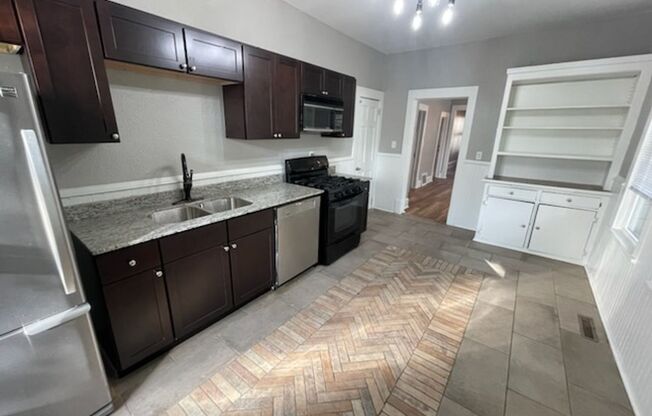 2 beds, 1 bath, 1,000 sqft, $1,300, Unit Unit 1