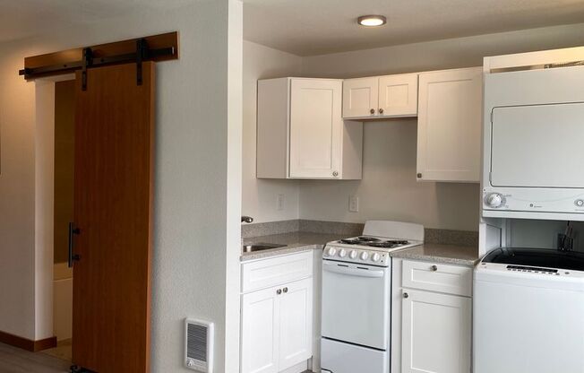 Studio, 1 bath, 288 sqft, $1,225