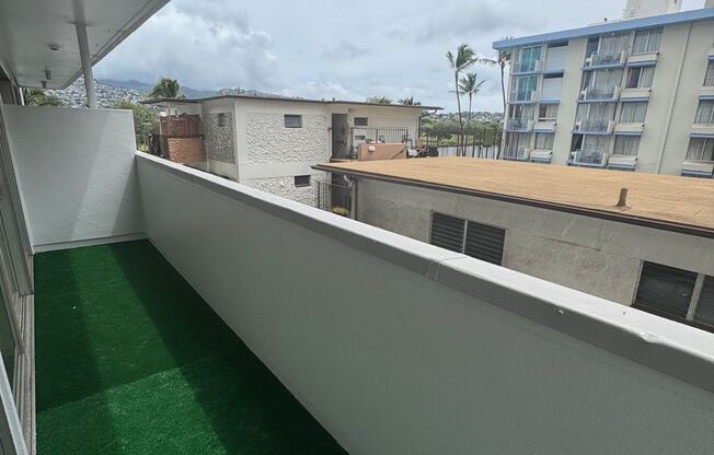 PET FRIENDLY 3 Bed, 1 Bath, 1 parking ELECTRIC INCLUDED