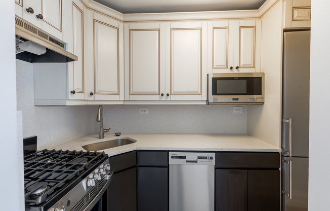 1 bed, 1 bath, 608 sqft, $4,450, Unit 3D