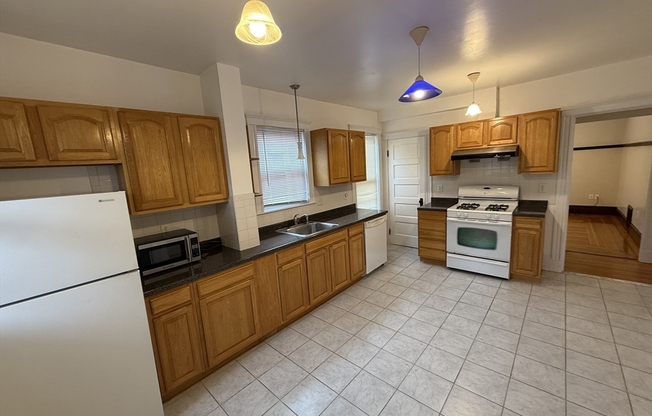 2 beds, 1 bath, 1,000 sqft, $2,800, Unit 3