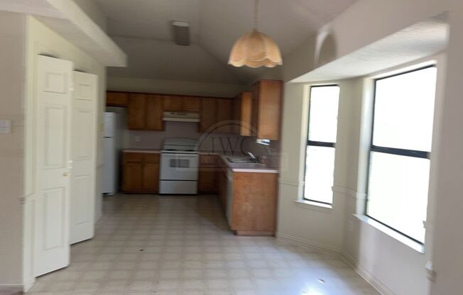 4 beds, 2 baths, $1,295