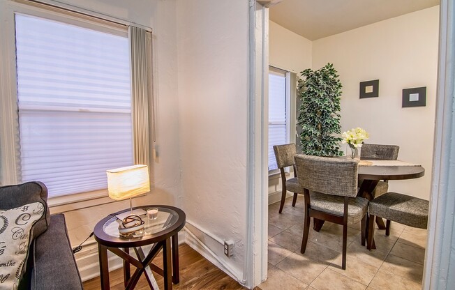 2 beds, 1 bath, $1,950, Unit 208