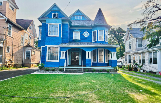 90 SHREWSBURY AVE