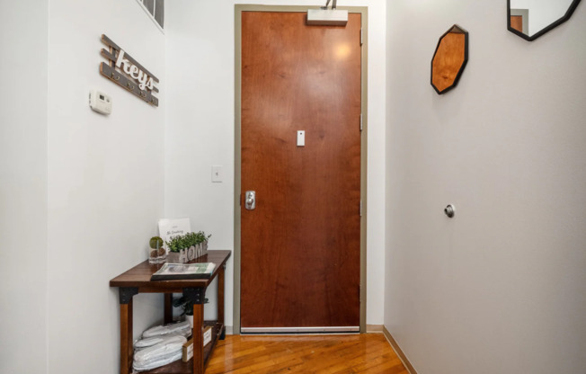 1 bed, 1 bath, 790 sqft, $1,100, Unit 212