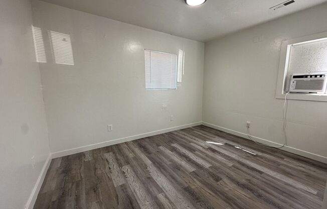 1 bed, 1 bath, 500 sqft, $999, Unit 2