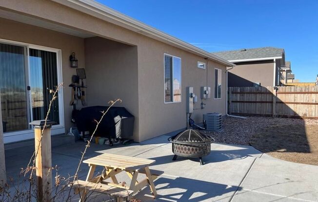 3 beds, 2 baths, $2,300