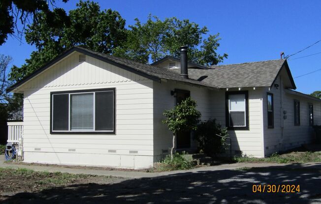 Amazing single story 4 bedroom home on Starr Road!  A rare opportunity near Cali Calmecac School!
