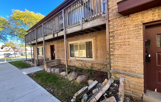 8219 W. Appleton Ave.