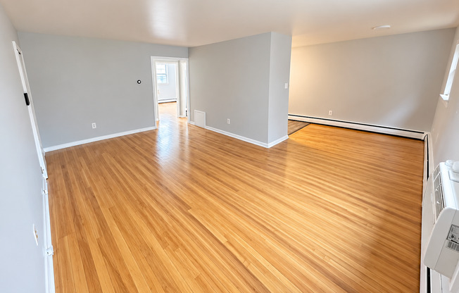 2 beds, 1 bath, 900 sqft, $1,600, Unit B2A