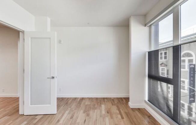 2 beds, 1 bath, $3,395, Unit 5 Hallam