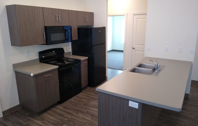 2 beds, 1 bath, 870 sqft, $1,225, Unit 18