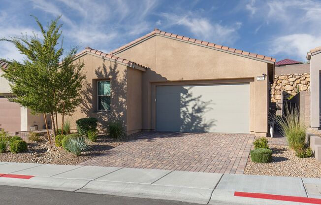 Luxury living in Summerlin West gated neighborhood