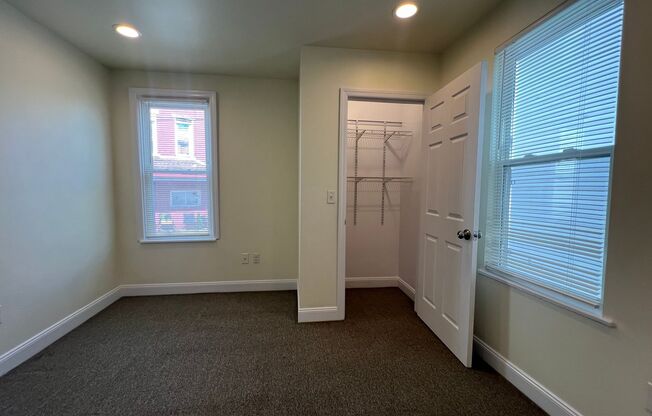 2 beds, 1 bath, $1,250