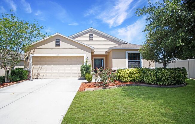 Home in Winter Haven Available for Rent!