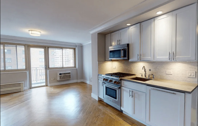 3 beds, 2 baths, 789 sqft, $7,850, Unit 7C