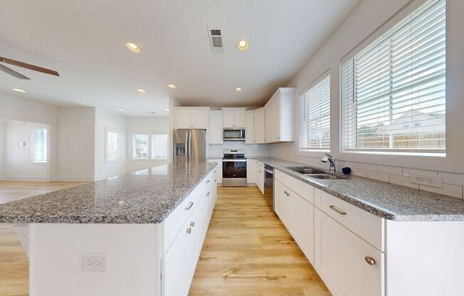 Cute and Fresh 3BR/2BA Cottage in Piper Glen