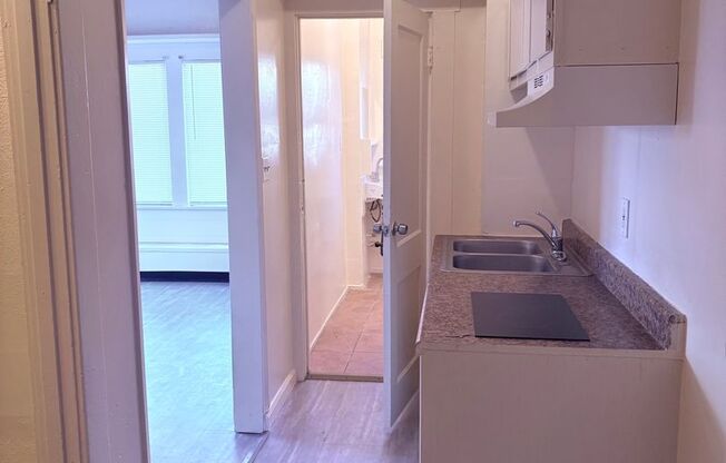 301137 Vermont &amp; 9th