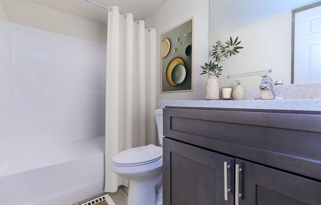 2 beds, 1 bath, 780 sqft, $1,199, Unit 2103