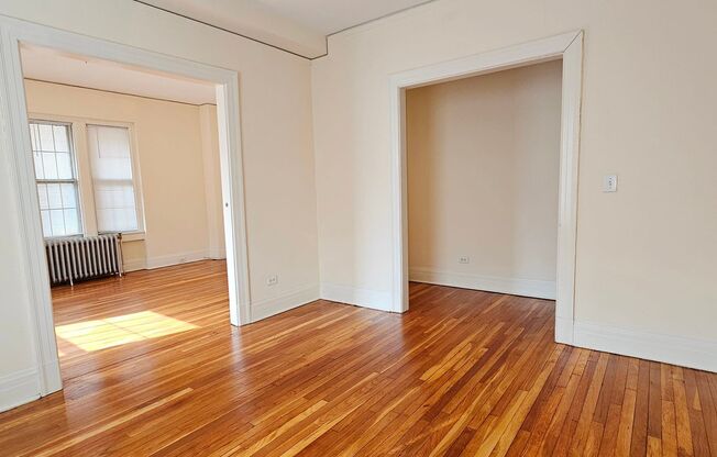 2 beds, 2 baths, 775 sqft, $1,975, Unit 210