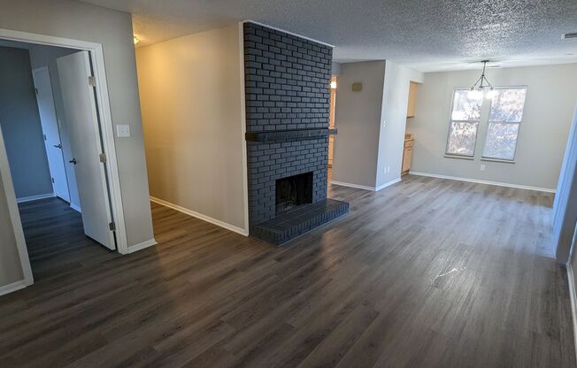 AWESOME FRESHLY REMODELED 3-BEDROOM TOWNHOME IN GREENWOOD VILLAGE!  MOVE IN TODAY!!