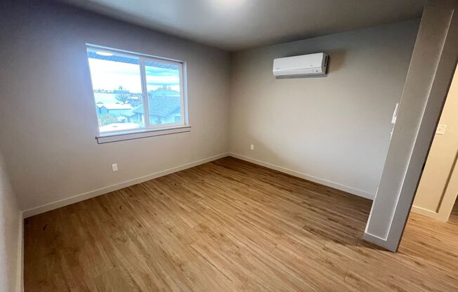 2 beds, 1 bath, 1,000 sqft, $1,450, Unit E