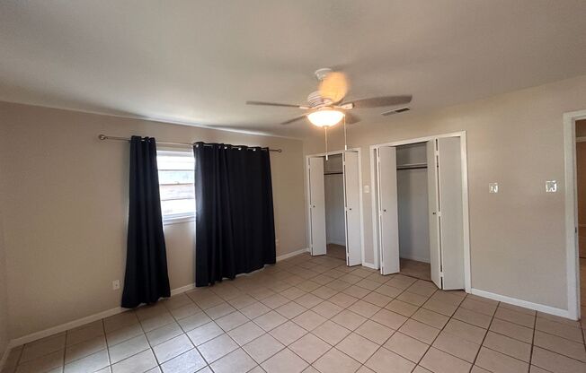 3 beds, 2 baths, $1,350