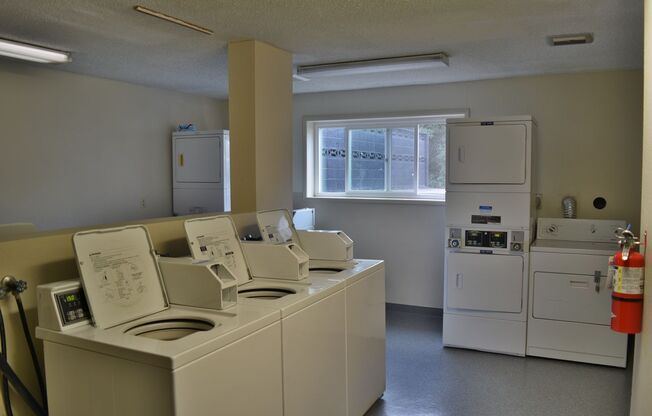 2 beds, 1 bath, 785 sqft, $1,295, Unit FQ 319