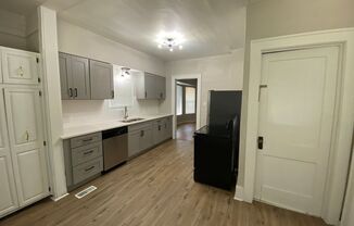 3 beds, 1 bath, $1,250