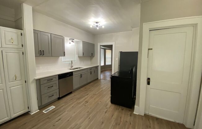 3 beds, 1 bath, $1,250