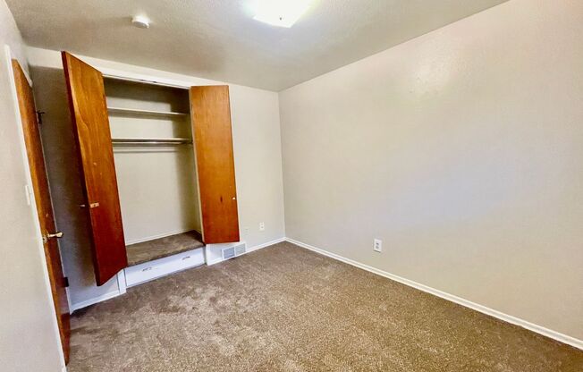 2 beds, 1 bath, $1,395