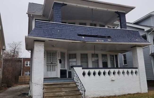 1547 HILLCREST